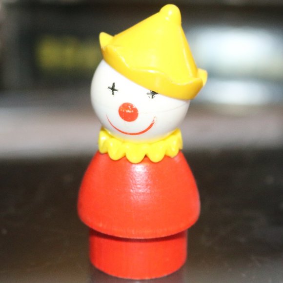 Vintage Fisher Price Little People Circus Clown Toy Figure Red & Yellow - Picture 1 of 1